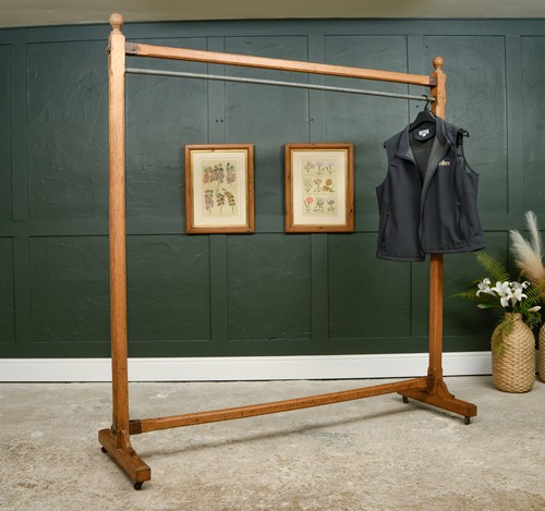 Antique oak shop cloakroom - antique, shop/cloakroom