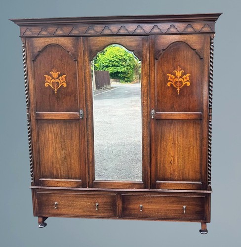 Large oak triple door wardrobe - oak,