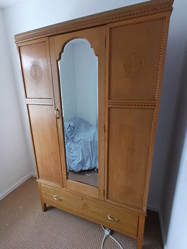 Antique figured walnut oak - &,